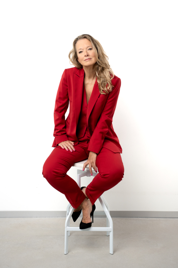 rood damespak nan