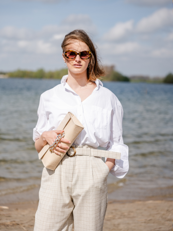 witte katoenen damesblouse